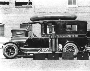 [Phót~ó óf á~ñ 1920s ám~búlá~ñcé.]
